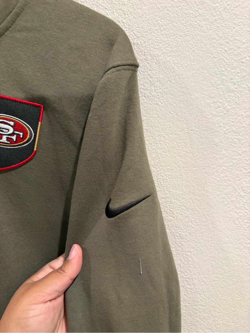 Nike San Francisco 49ers 2025 Salute to Service Club Fleece Hoodie Youth Size XL - Picture 10 of 13